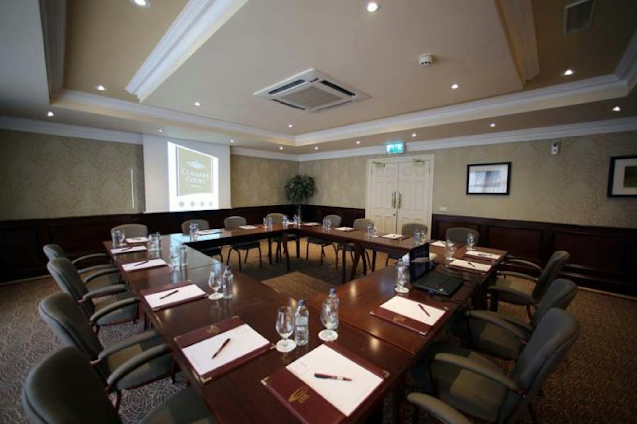 Clanard Court Hotel 63/66