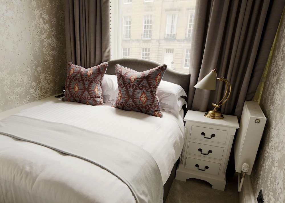 Nira Caledonia Hotel 57/69