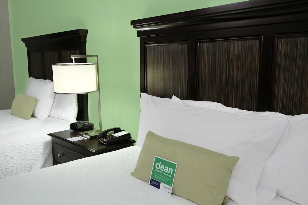 Hampton Inn And Suites Winnie 13/46