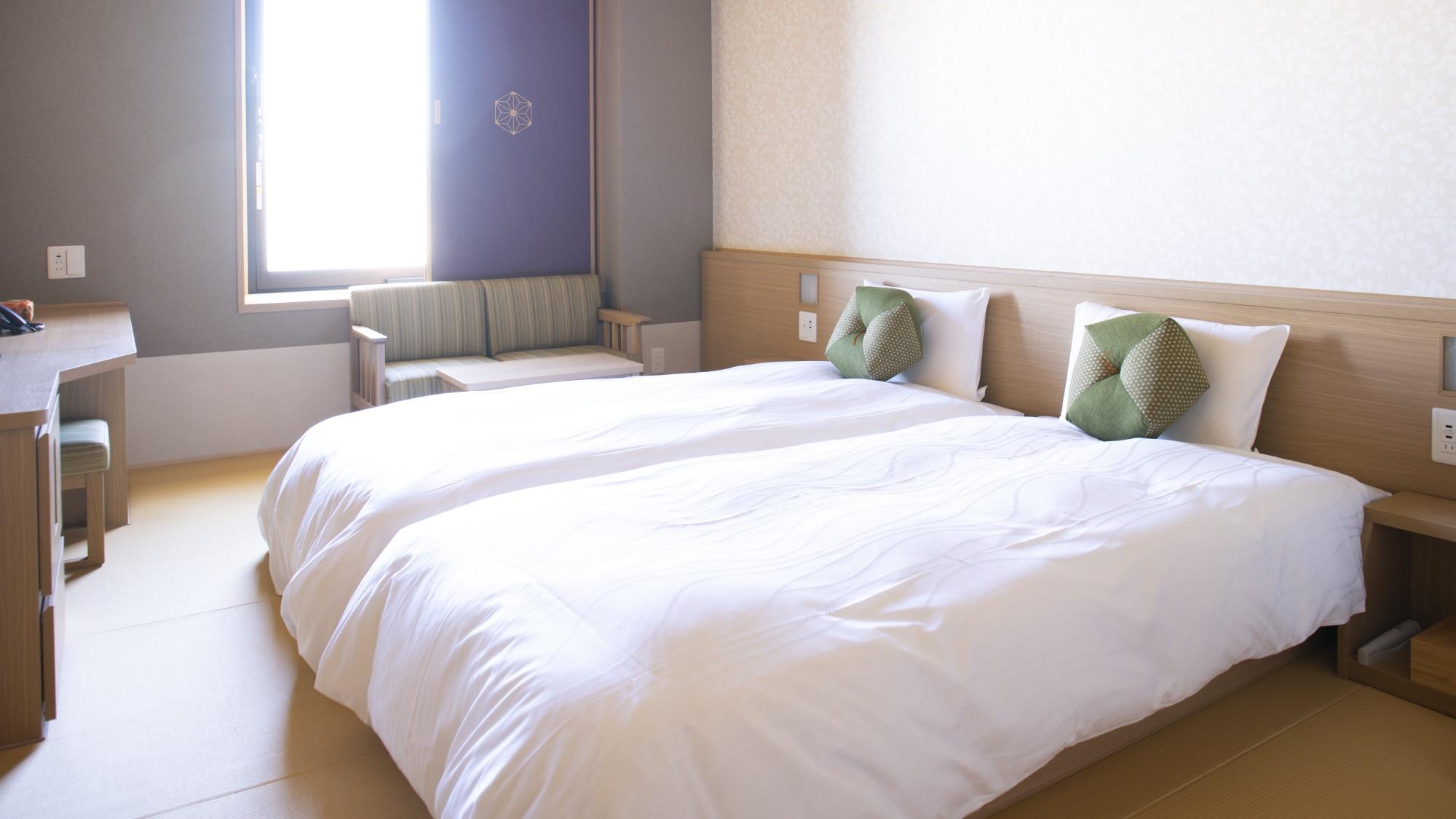 Hollywood, Standard, Twin Beds