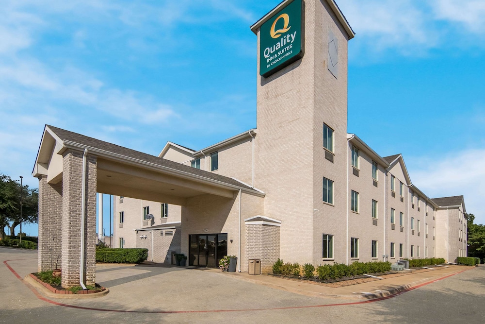 Quality Inn and Suites Roanoke Fort Worth North TX 37/46
