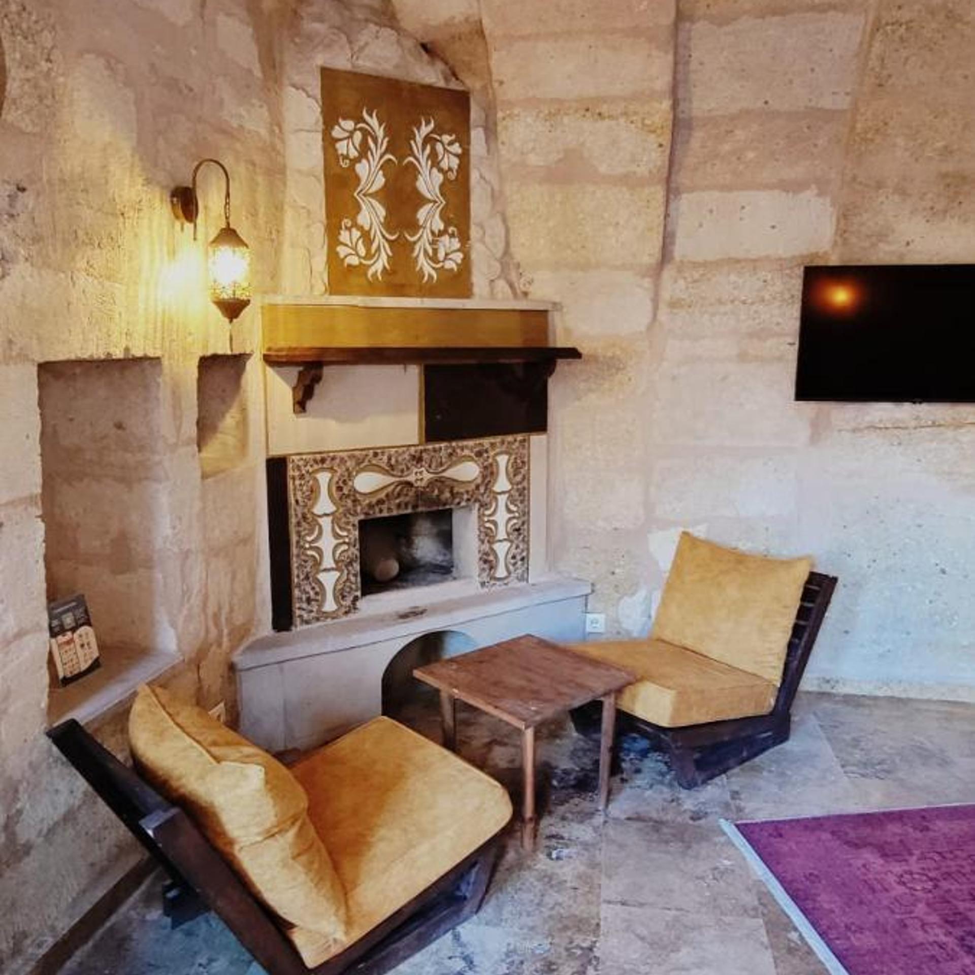 Vanessa Cave House 34/49