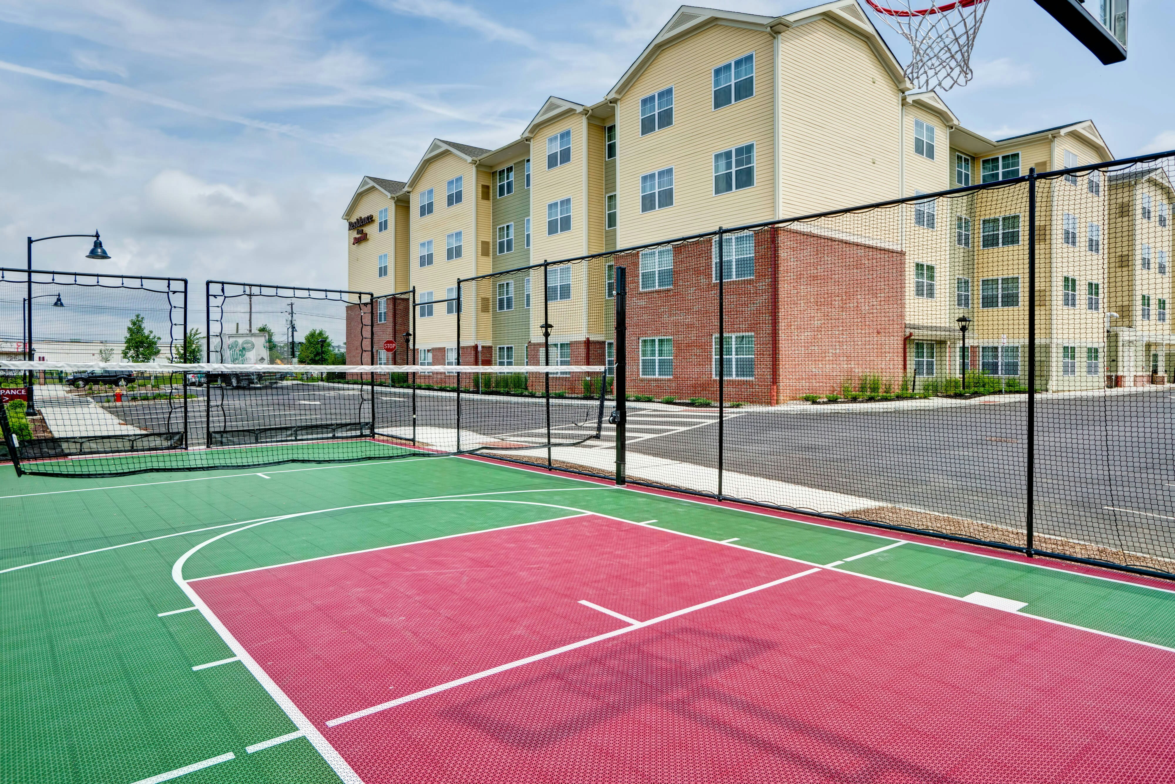 Residence Inn Hamilton 6/18
