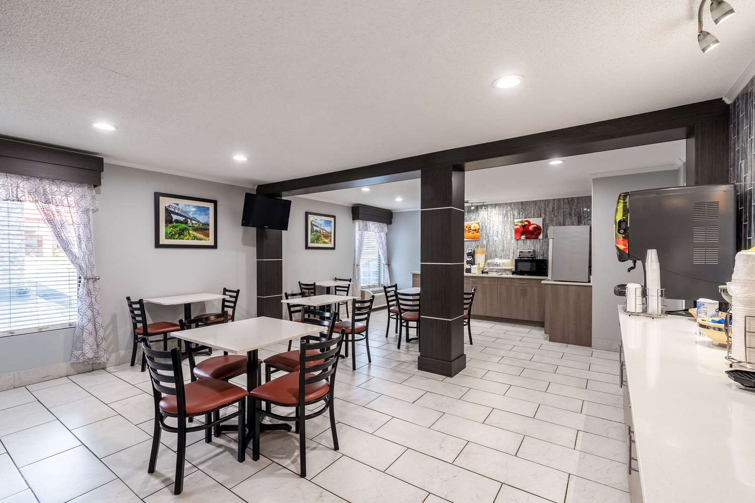 Quality Inn Cleveland North 17/18