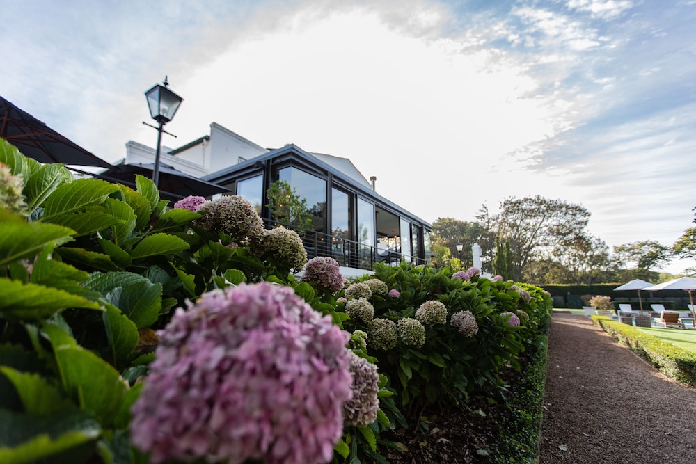 The Alphen Boutique Hotel 32/35