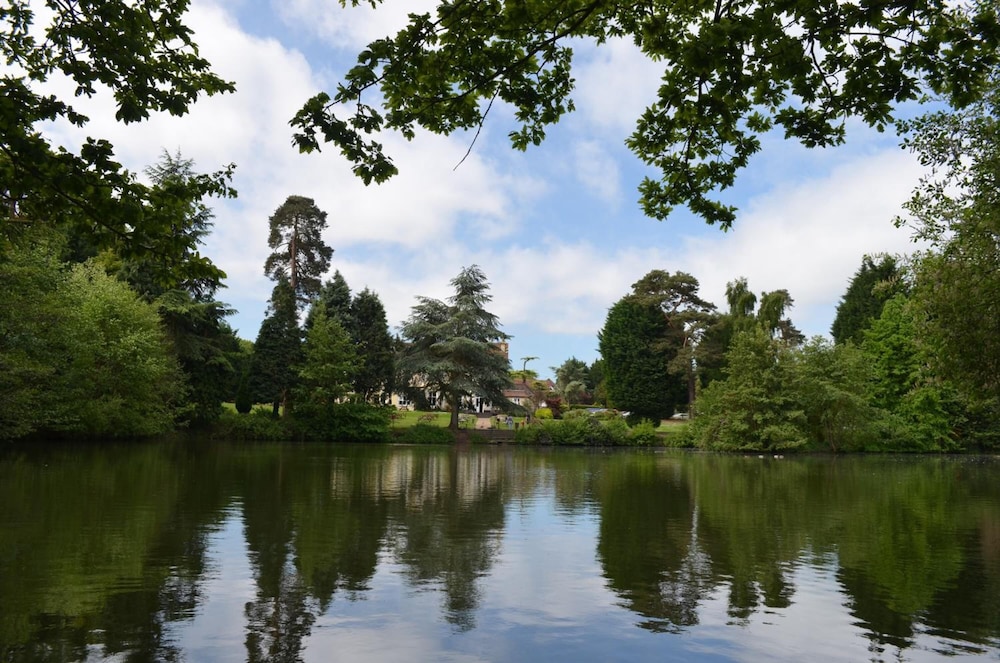 Worplesdon Place Hotel 60/70