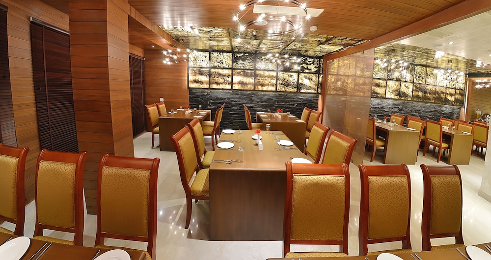 Metro Grand Hotel 34/42