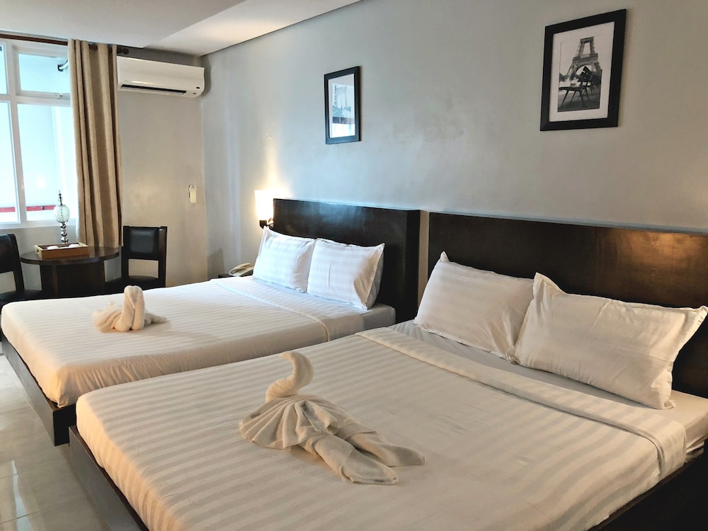 Ninong's Hotel 6/41