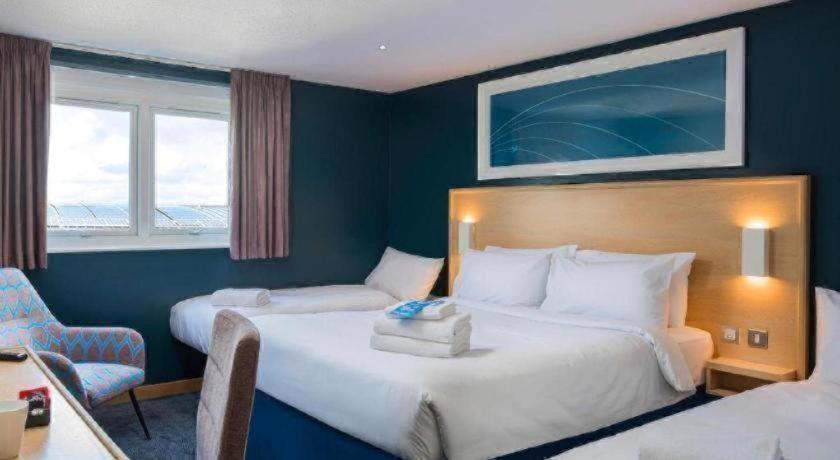 Travelodge Wakefield Woolley Edge M1 Northbound 9/20