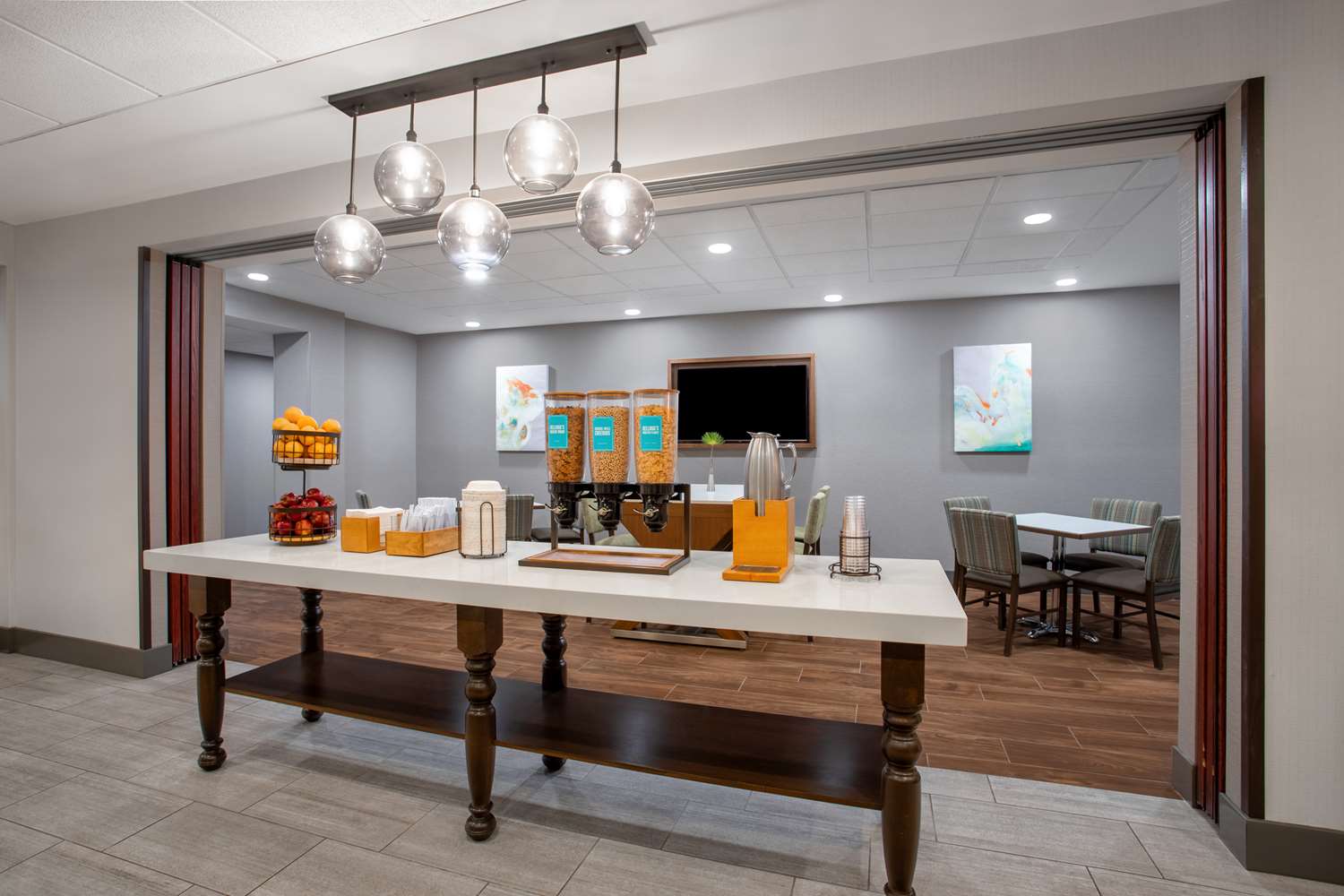 Hampton Inn Iowa City/Coralville 30/54
