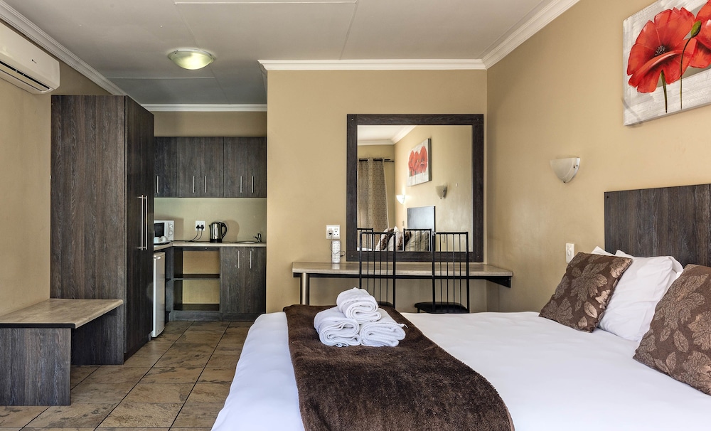 Kuruman Inn by Country Hotels 8/42