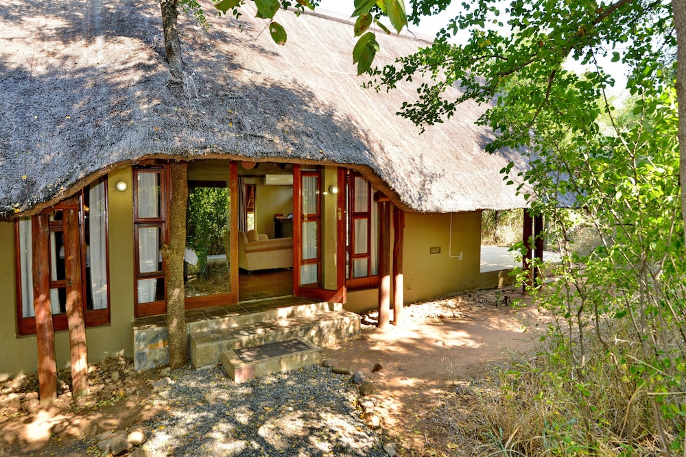 Black Rhino Game Lodge 5/69
