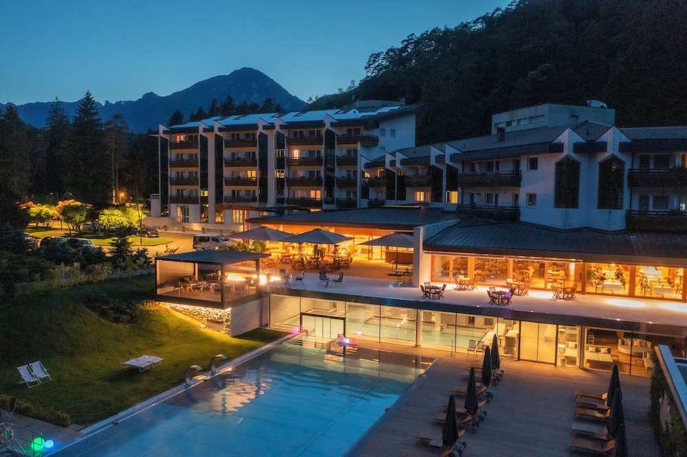 GRAND HOTEL TERME DI COMANO 50/56