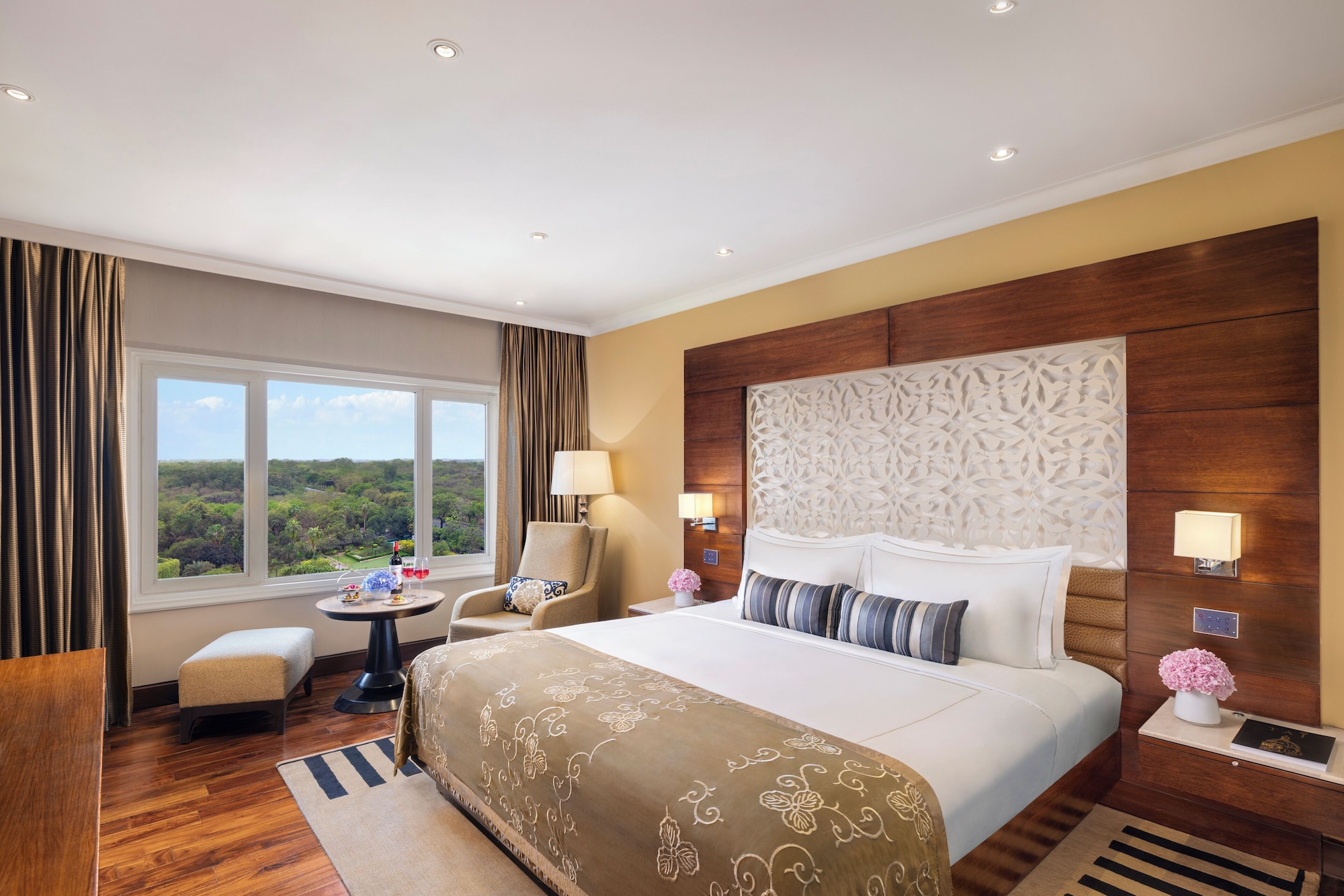 TAJ CLUB, FOREST, SUITE, KING BED, POOL VIEW