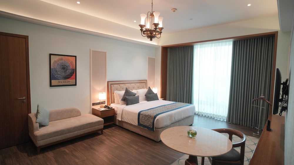 Gift City Club, a member of Radisson Individuals 11/46