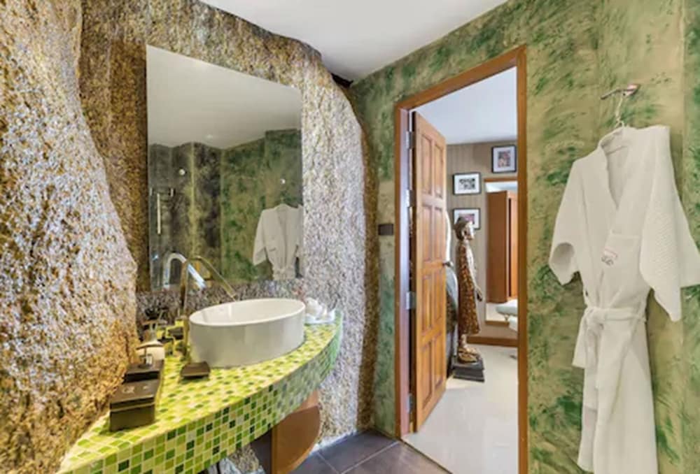 Beluga Boutique Hotel 50/50