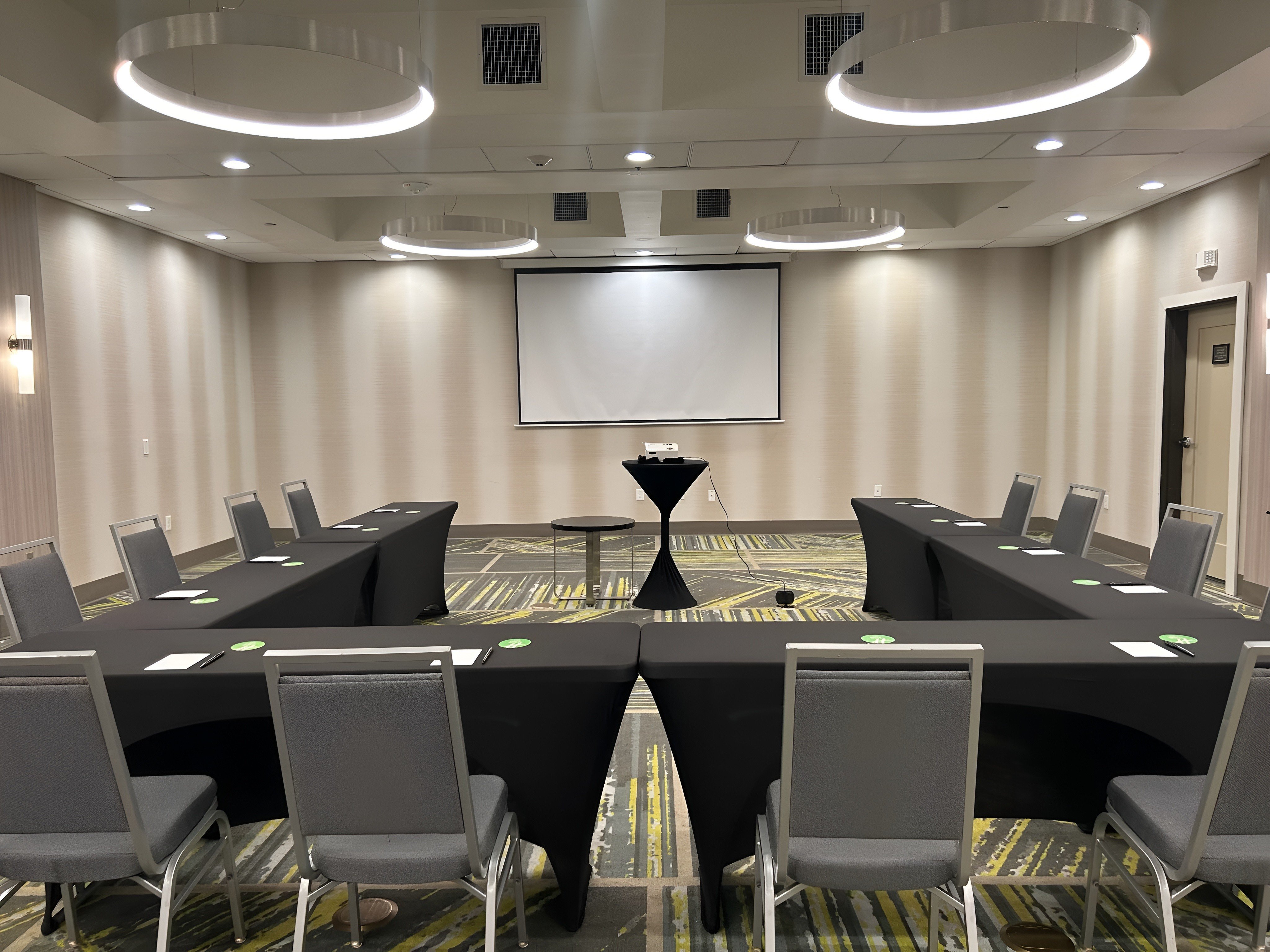 Holiday Inn & Suites Houston NW - Willowbrook 52/60