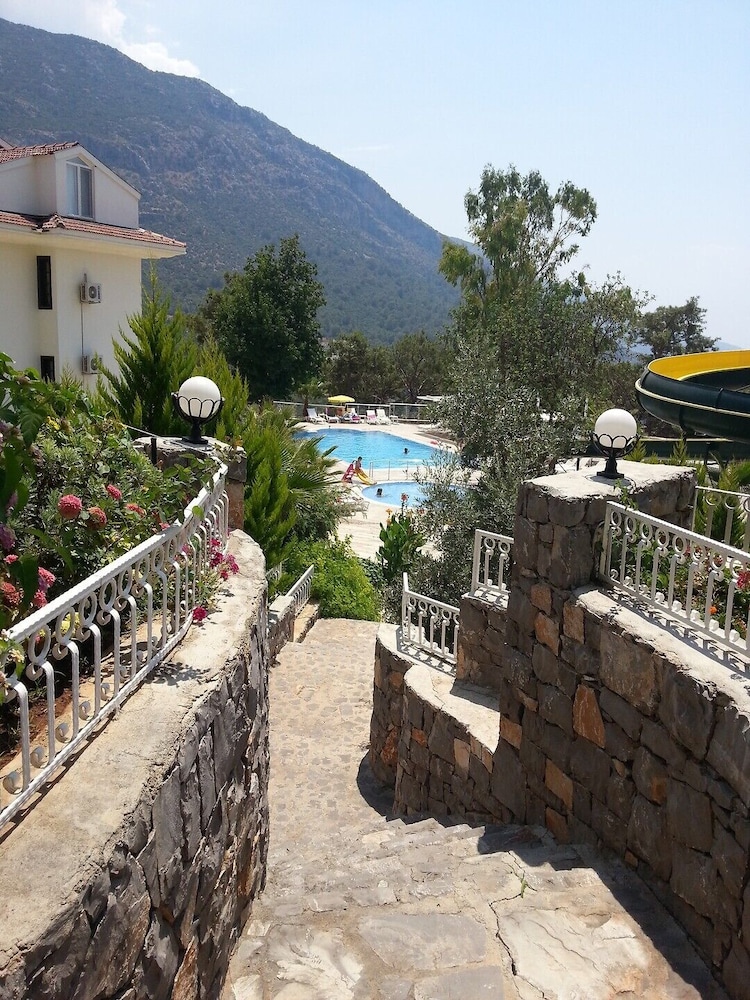 St Nicholas Park Hotel 21/26