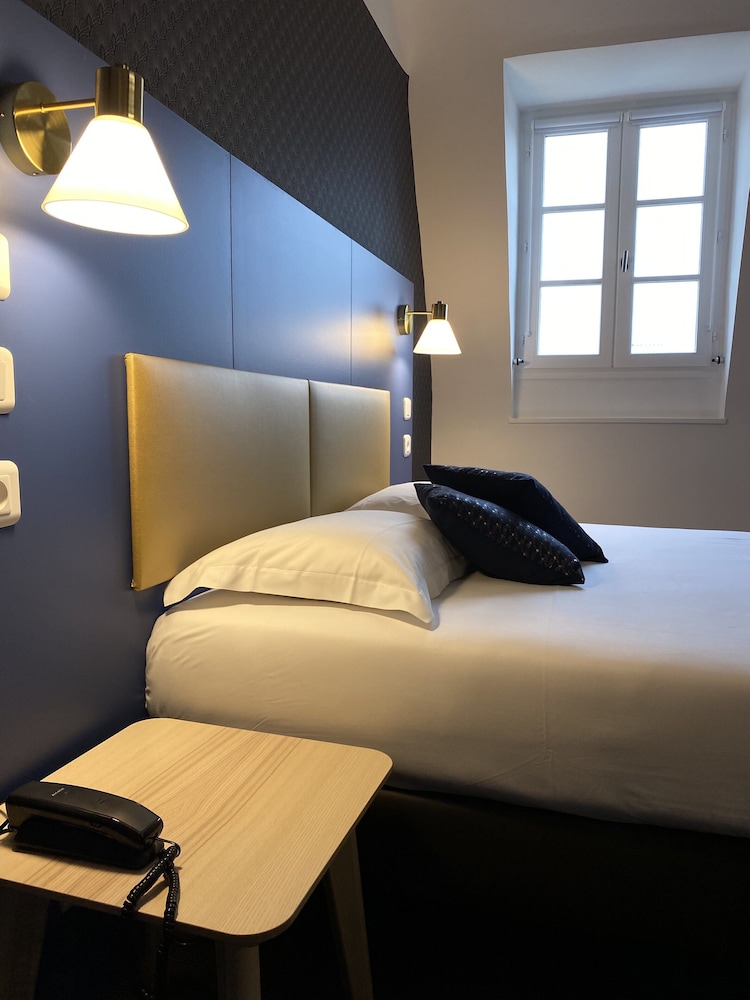HOTEL COLBERT photo3