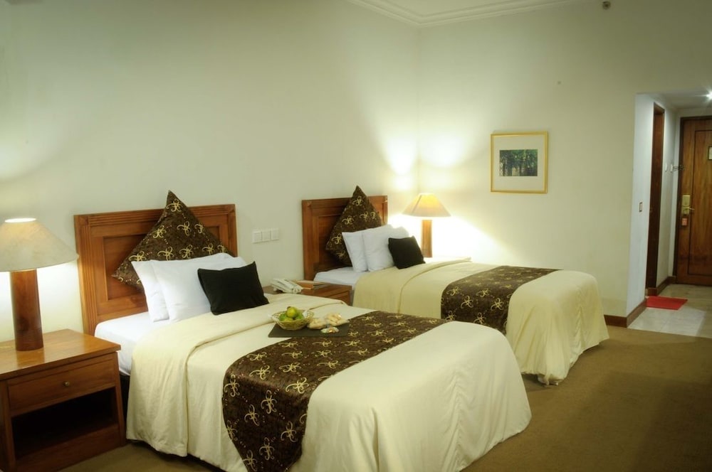 MESRA BUSINESS & RESORT HOTEL 9/27