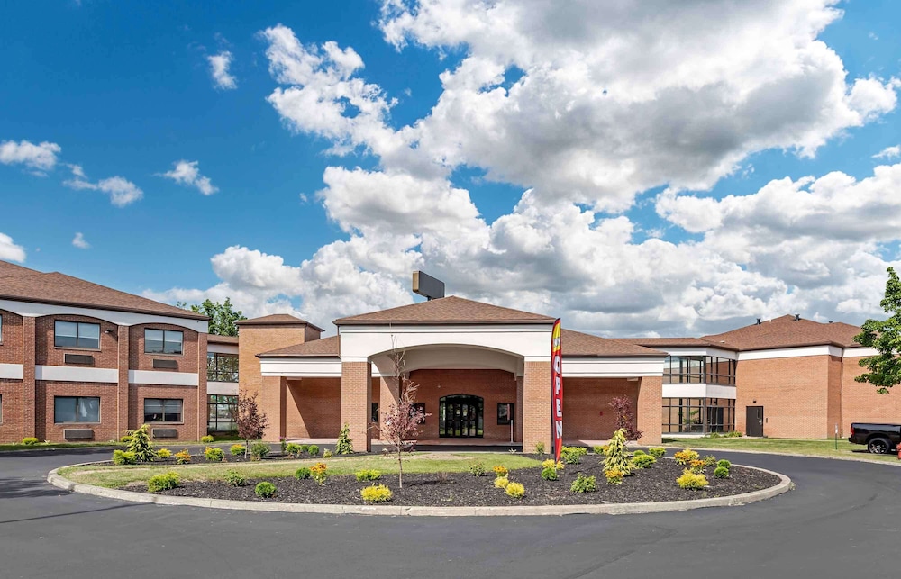 Comfort Suites Buffalo Airport 2/25