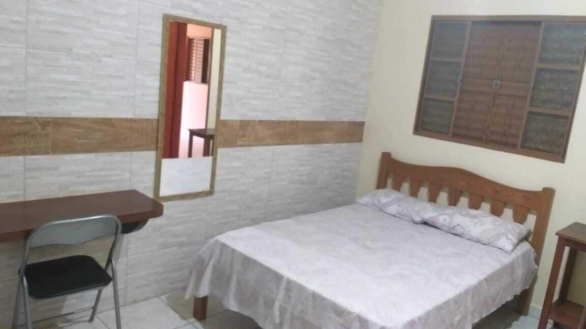 غرفة عائلية رباعية بسرير مزدوج وسرير بطابقين