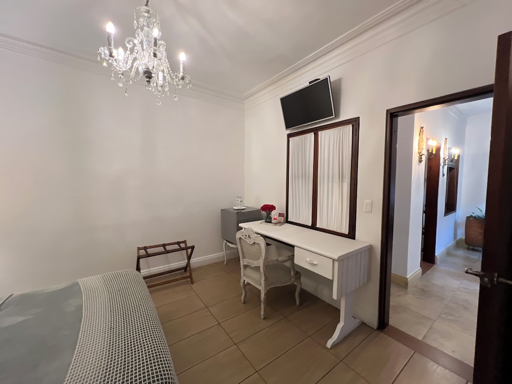 LECLERC HOTEL BOUTIQUE 49/70