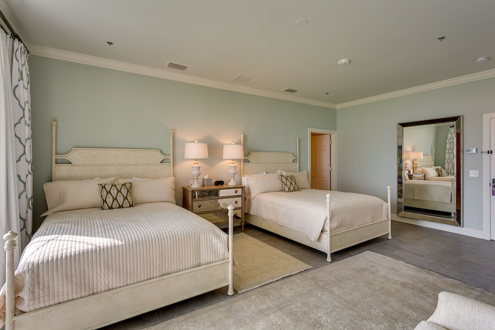 Azaleana Manor 9/48