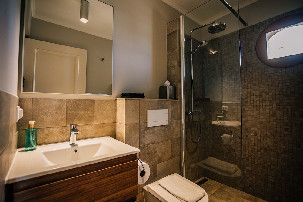 The Bellafonte - Luxury Oceanfront Hotel 45/50