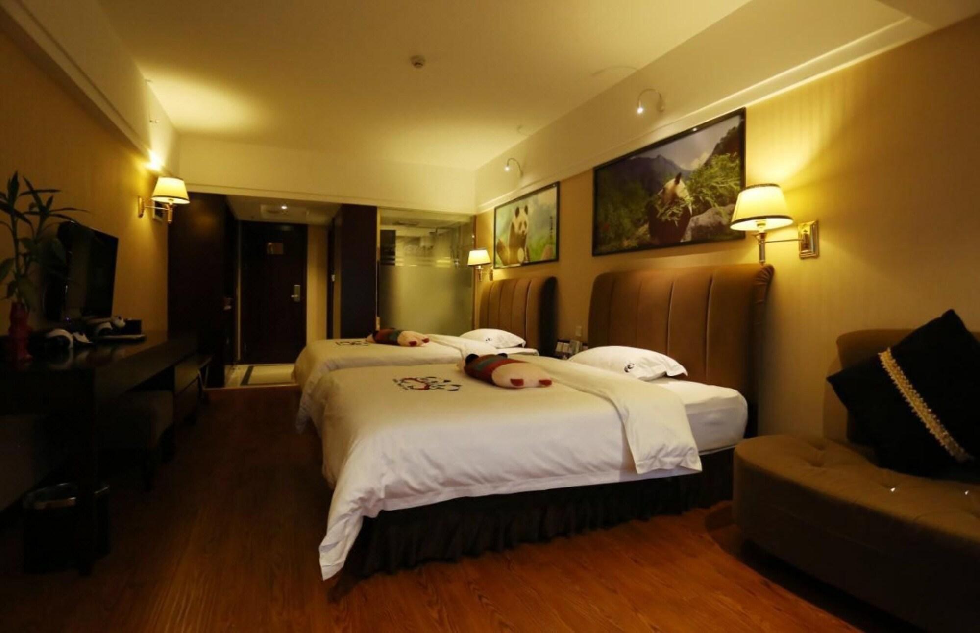 Panda Prince Hotel Hongpailou Branch 7/11