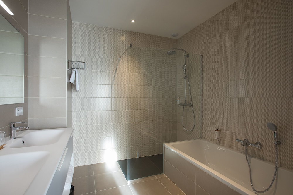 James Boutique Hotel 58/63