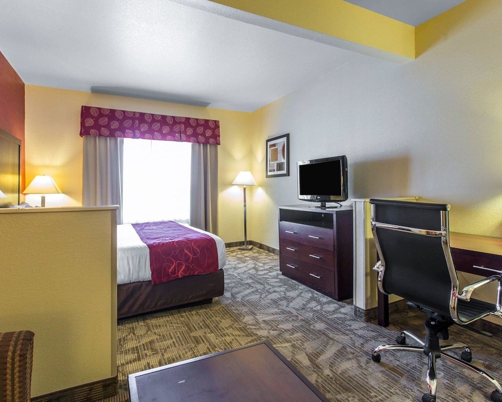 Comfort Suites Palm Desert I-10 24/32