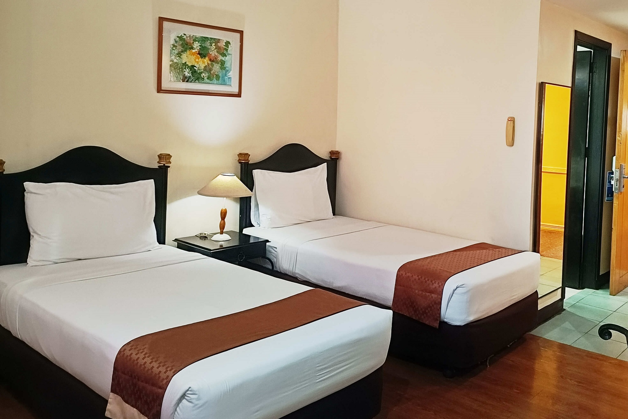 Deluxe, Double or Twin Bed