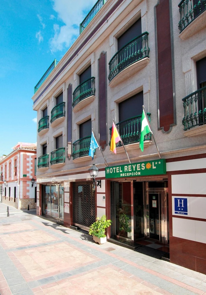 Reyesol Hotel 4/50