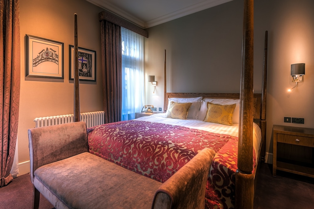 Bishop S Gate Hotel 13/43