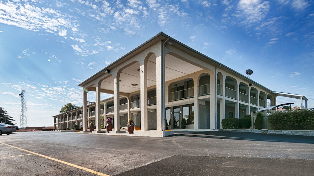 Days Inn by Wyndham Columbia Kentucky 1/52