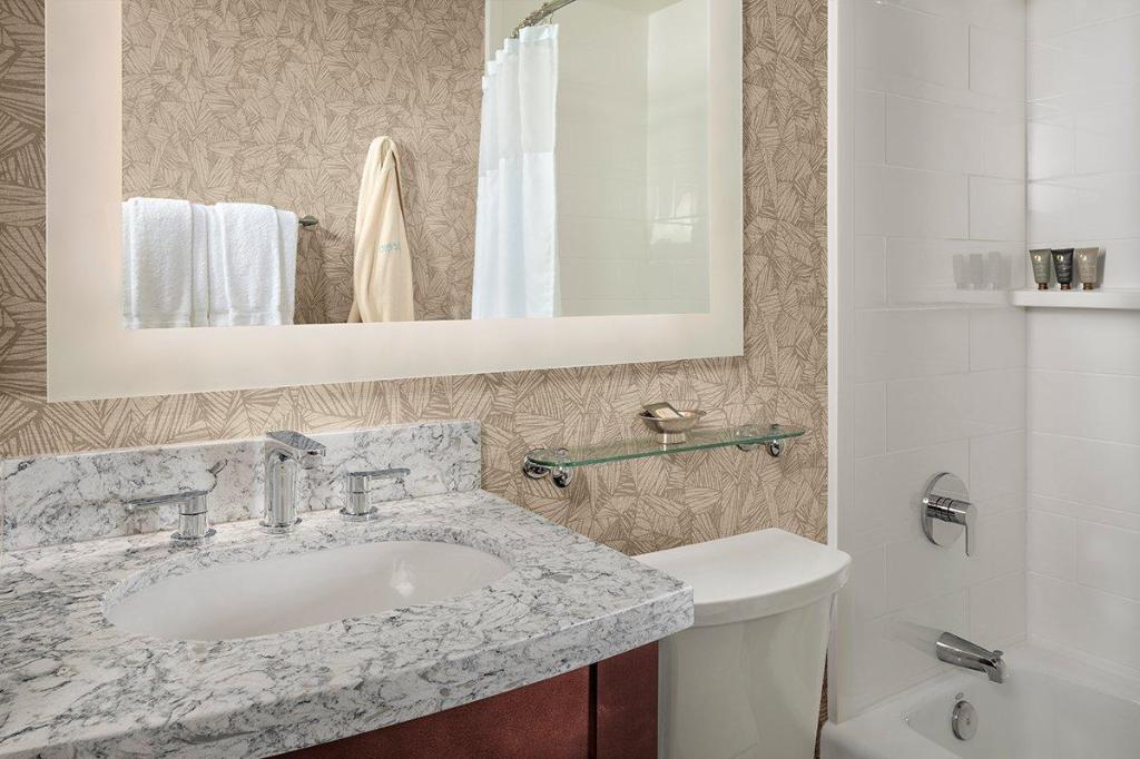 Studio, 2 Queen Beds, Bay View