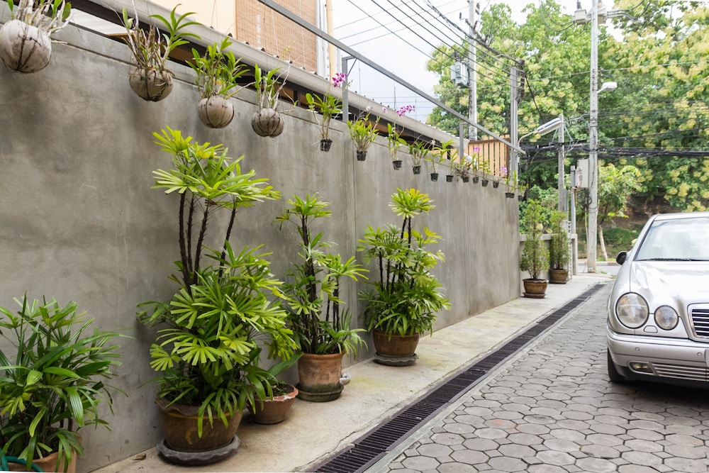 Jang Sripoom House 41/44