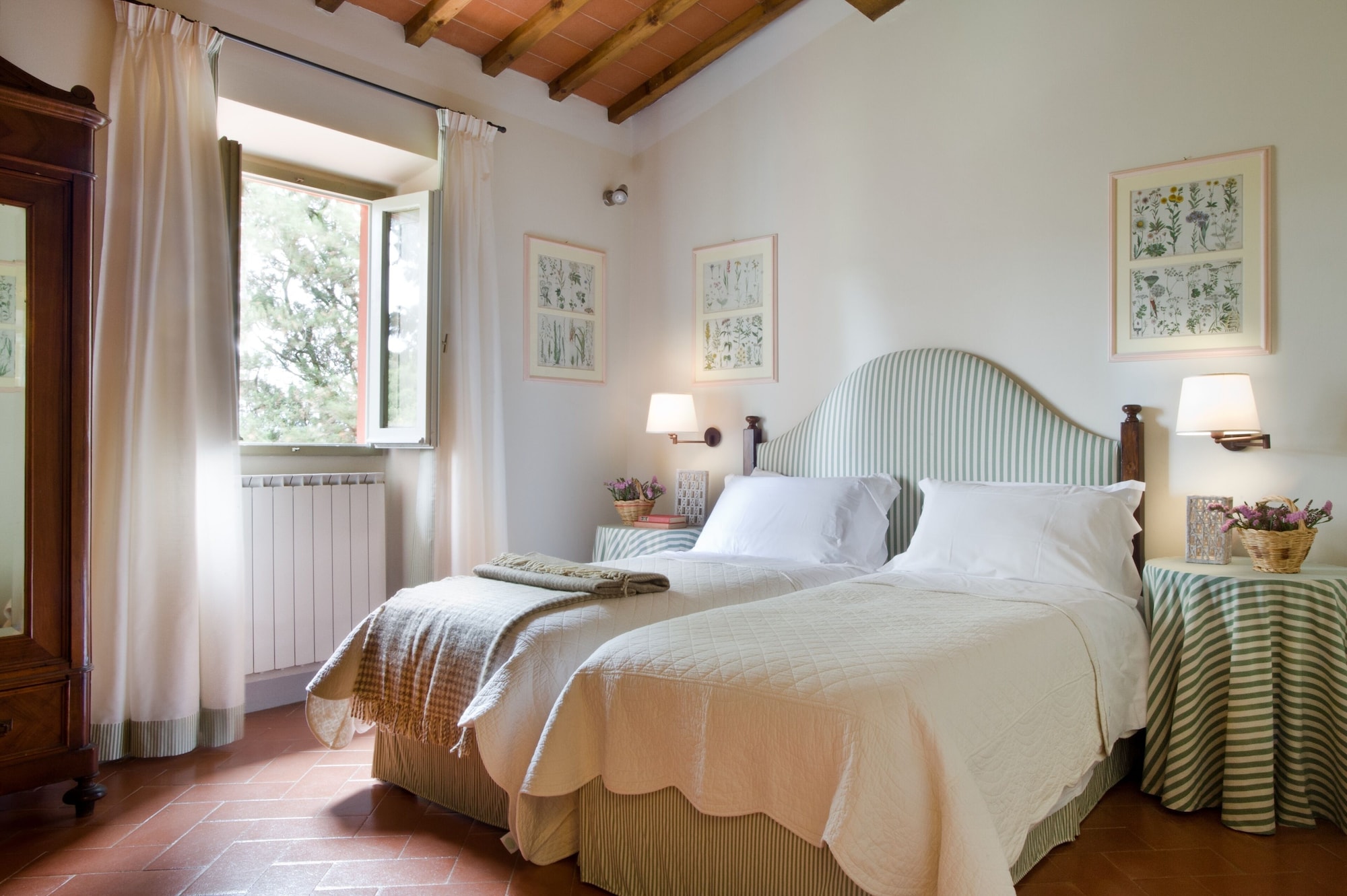 3 Bedrooms, Comfort, Apartment, 1 Queen and 4 Single Beds, Hill View, 2 Bathrooms
