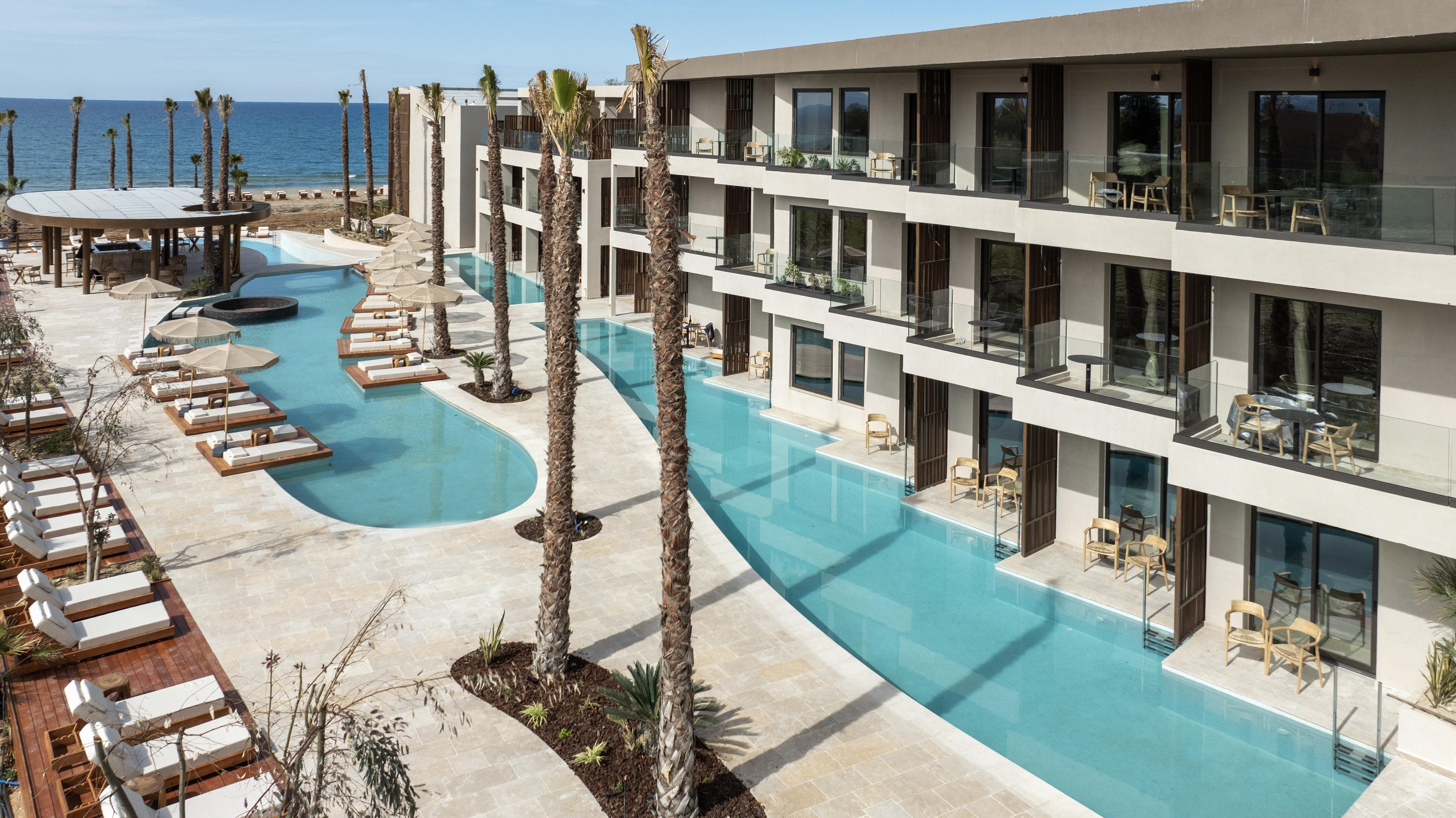 Nalu Resort and Spa 4/10
