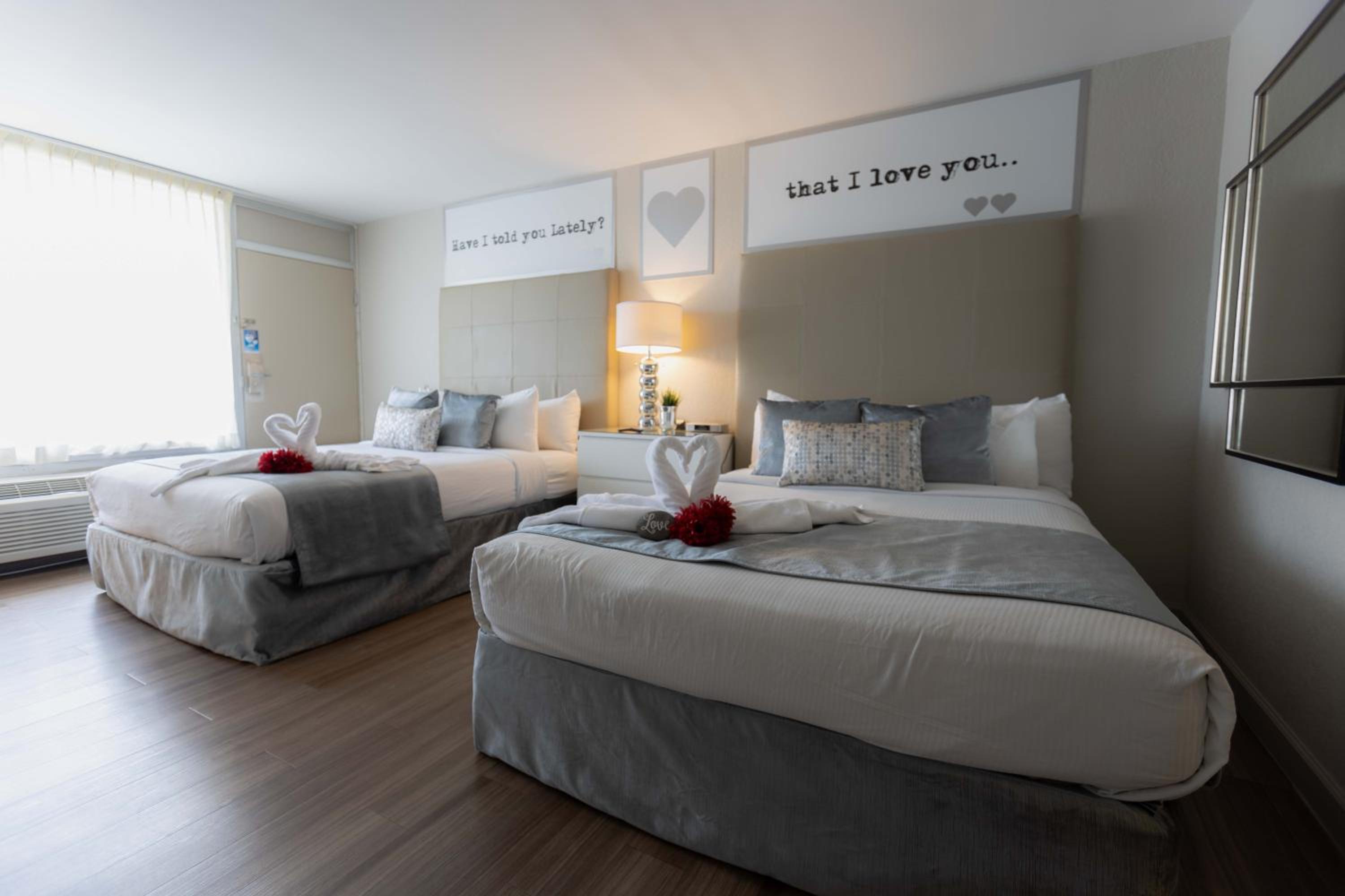 Room, 2 Queen Beds, Playground Side