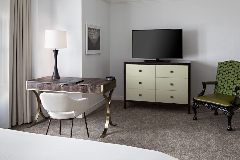 Amway Grand Plaza, Curio Collection by Hilton 52/65