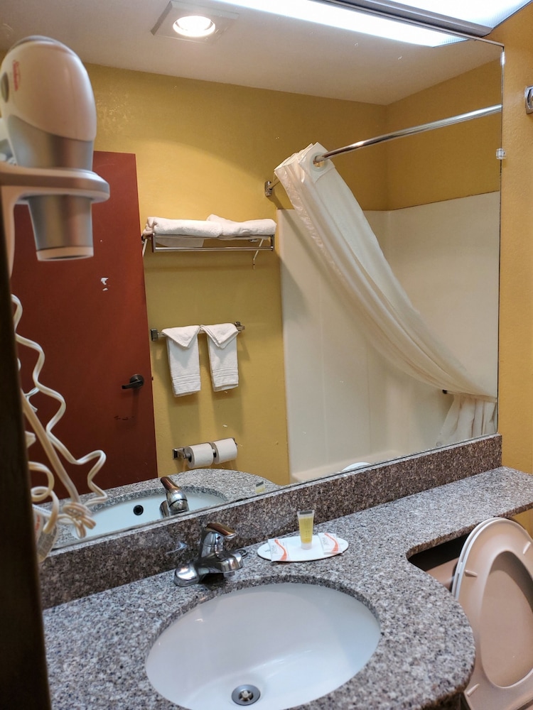 Microtel Inn And Suites Gatlinburg 27/29