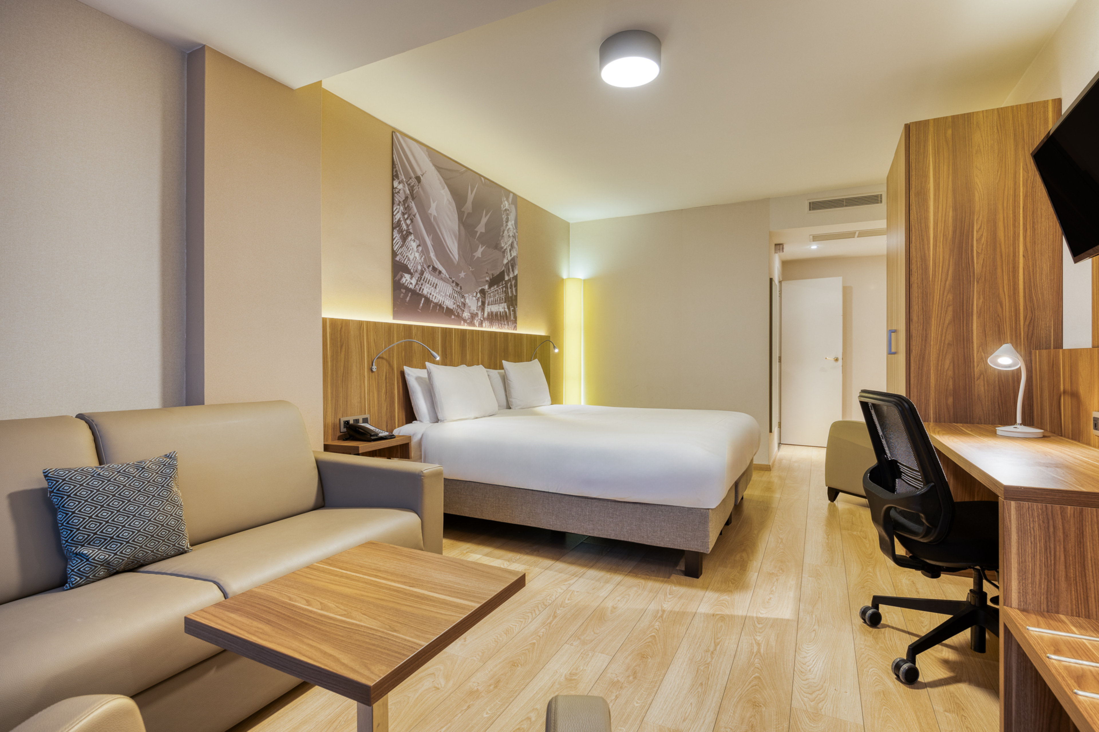 HOLIDAY INN BRUSSELS SCHUMAN 36/70