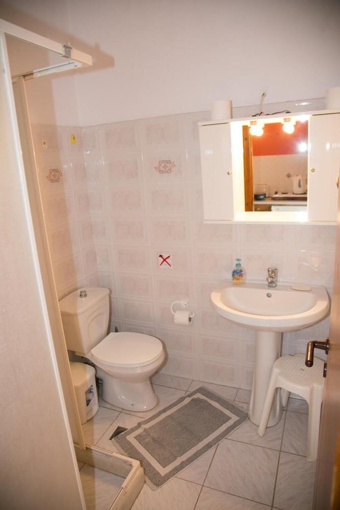 Almyros Studios And Apartments 38/44