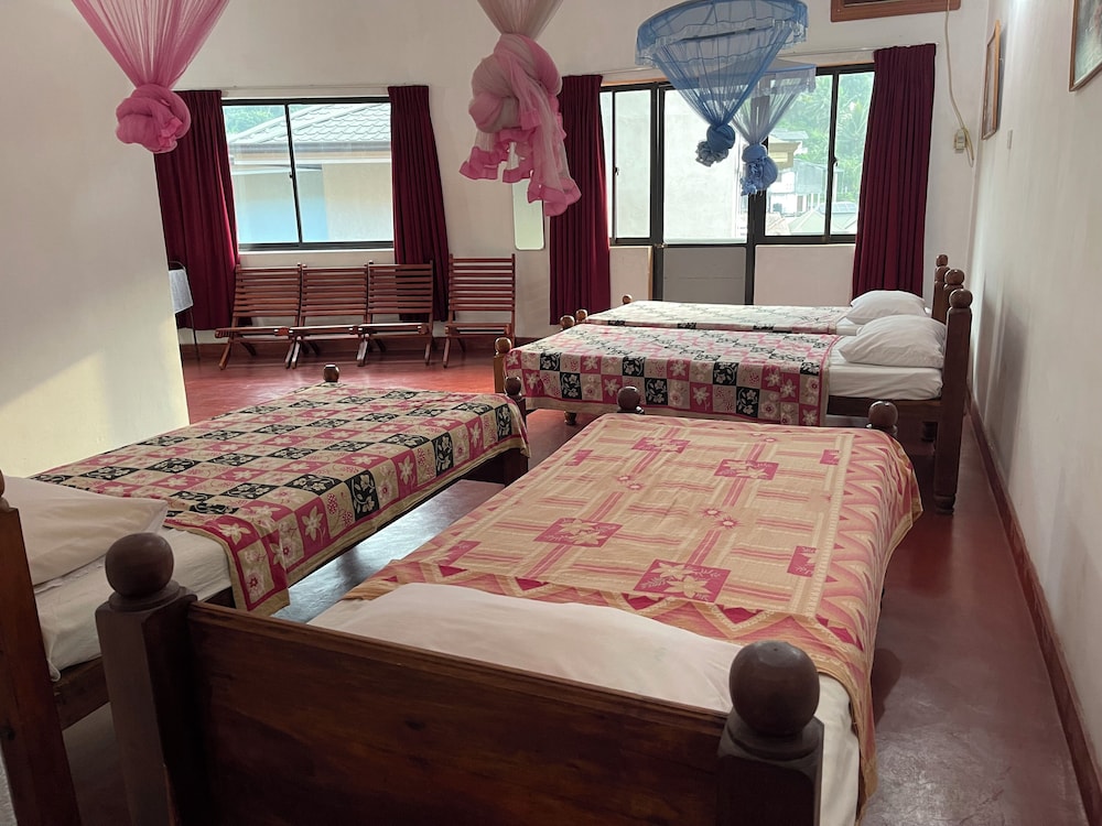 Majestic Tourist Hotel 20/49