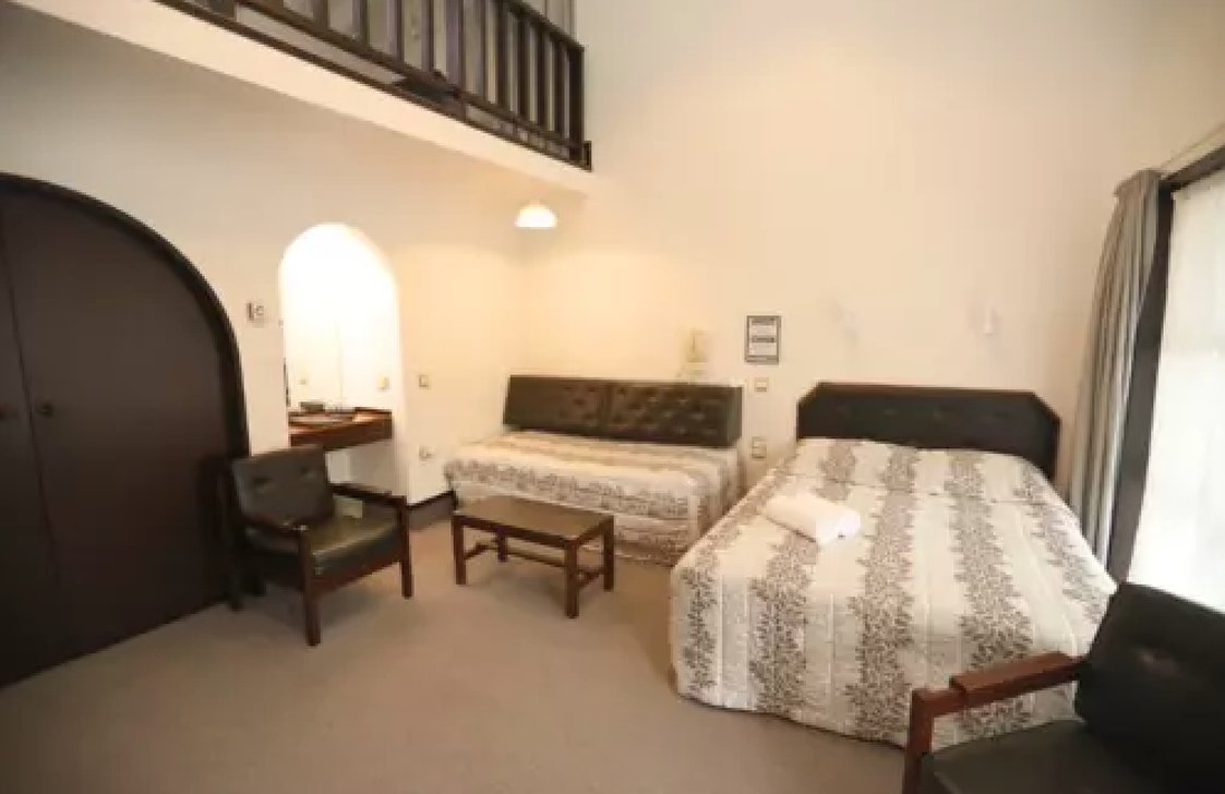 Alcala Motel 2/4