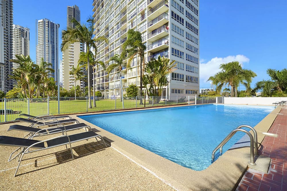 Condor Ocean View Apartments 64/74