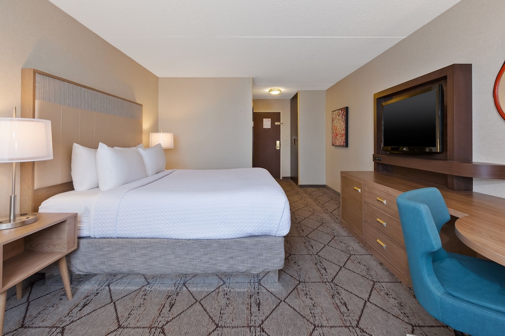 Crowne Plaza Columbus North-Worthington 17/56