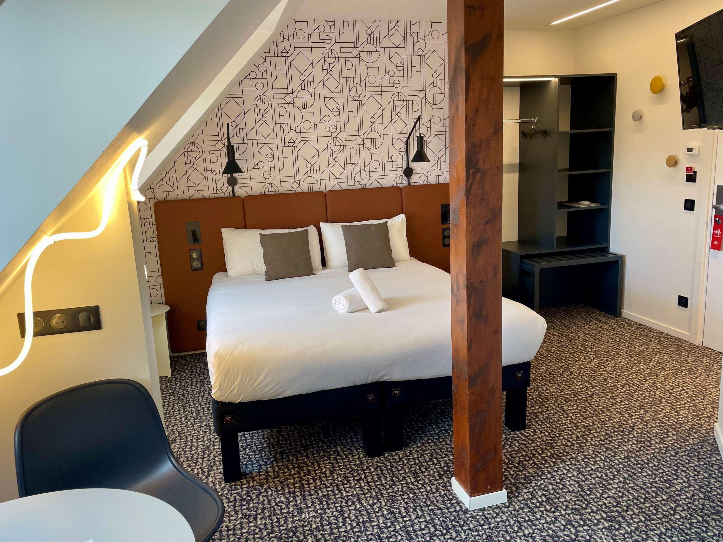 SUPERIOR, DOUBLE BED